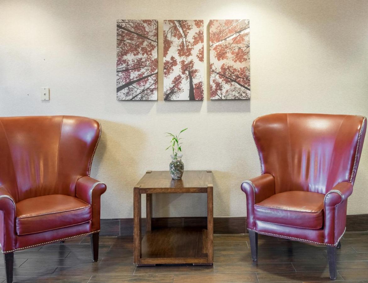 Red Roof Inn & Suites Dover Downtown Экстерьер фото