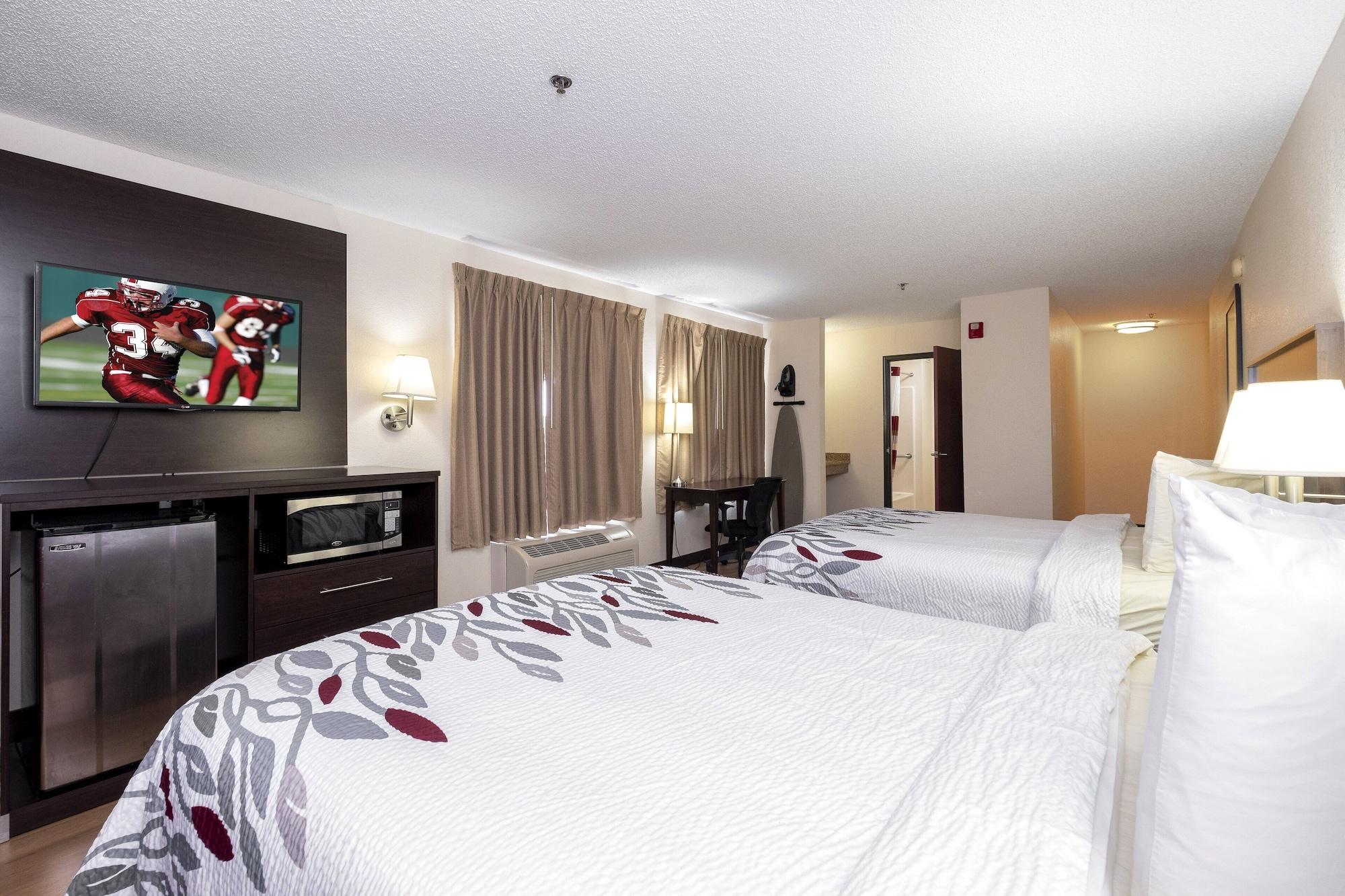 Red Roof Inn & Suites Dover Downtown Экстерьер фото