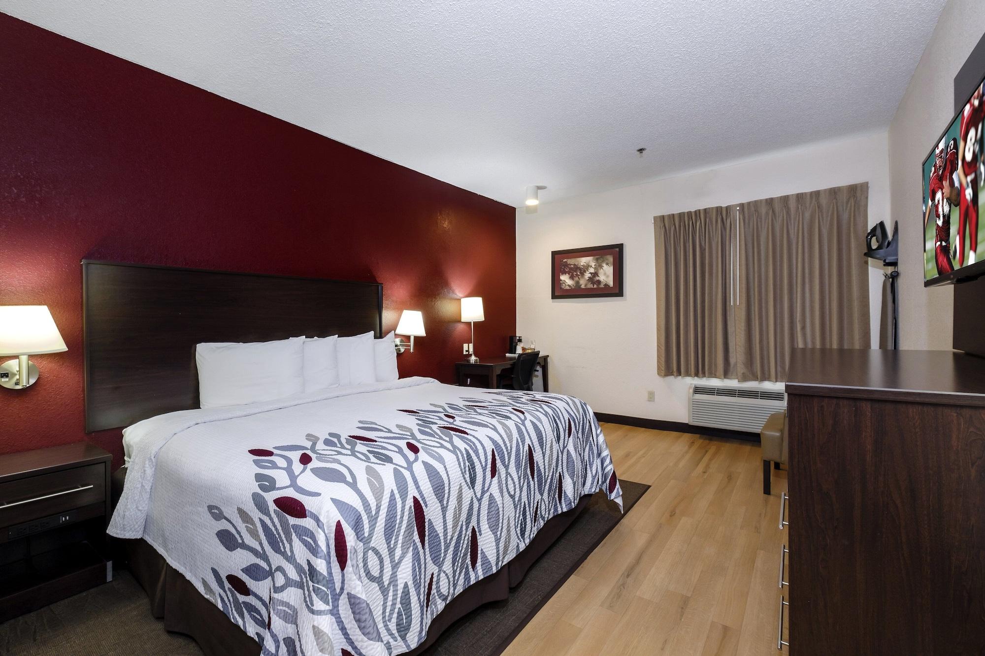 Red Roof Inn & Suites Dover Downtown Экстерьер фото