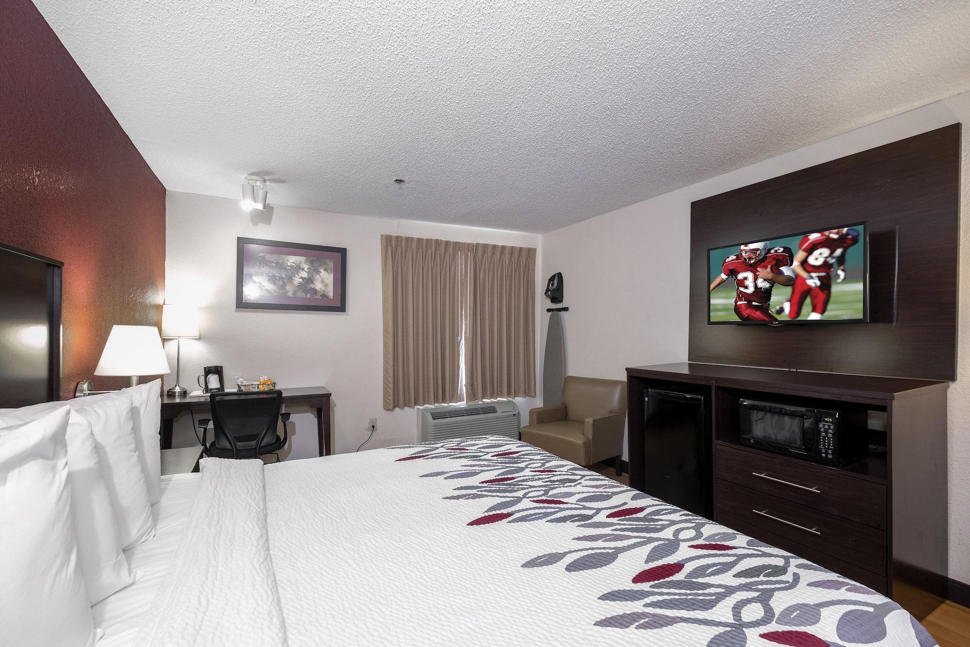 Red Roof Inn & Suites Dover Downtown Экстерьер фото