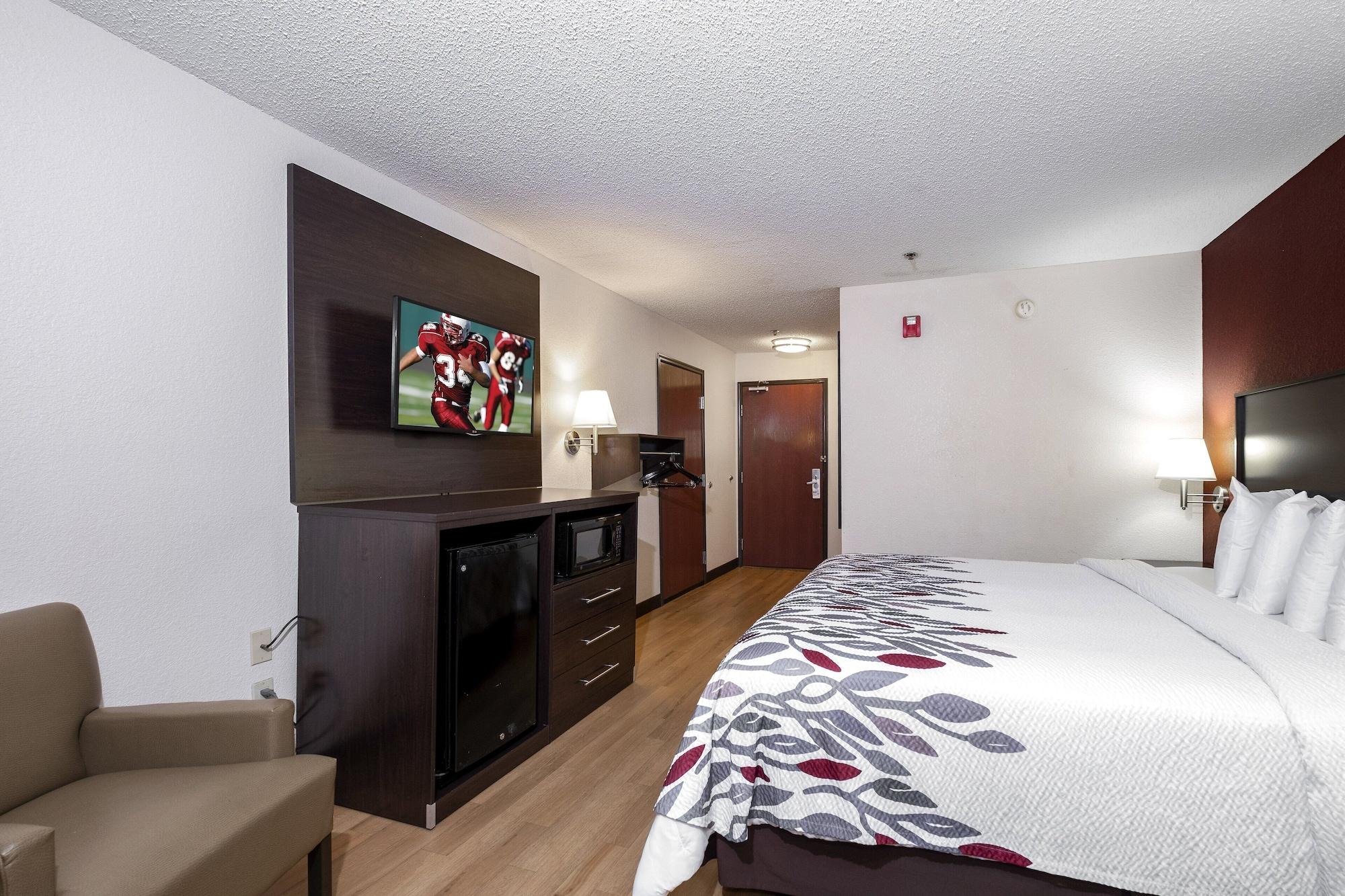 Red Roof Inn & Suites Dover Downtown Экстерьер фото