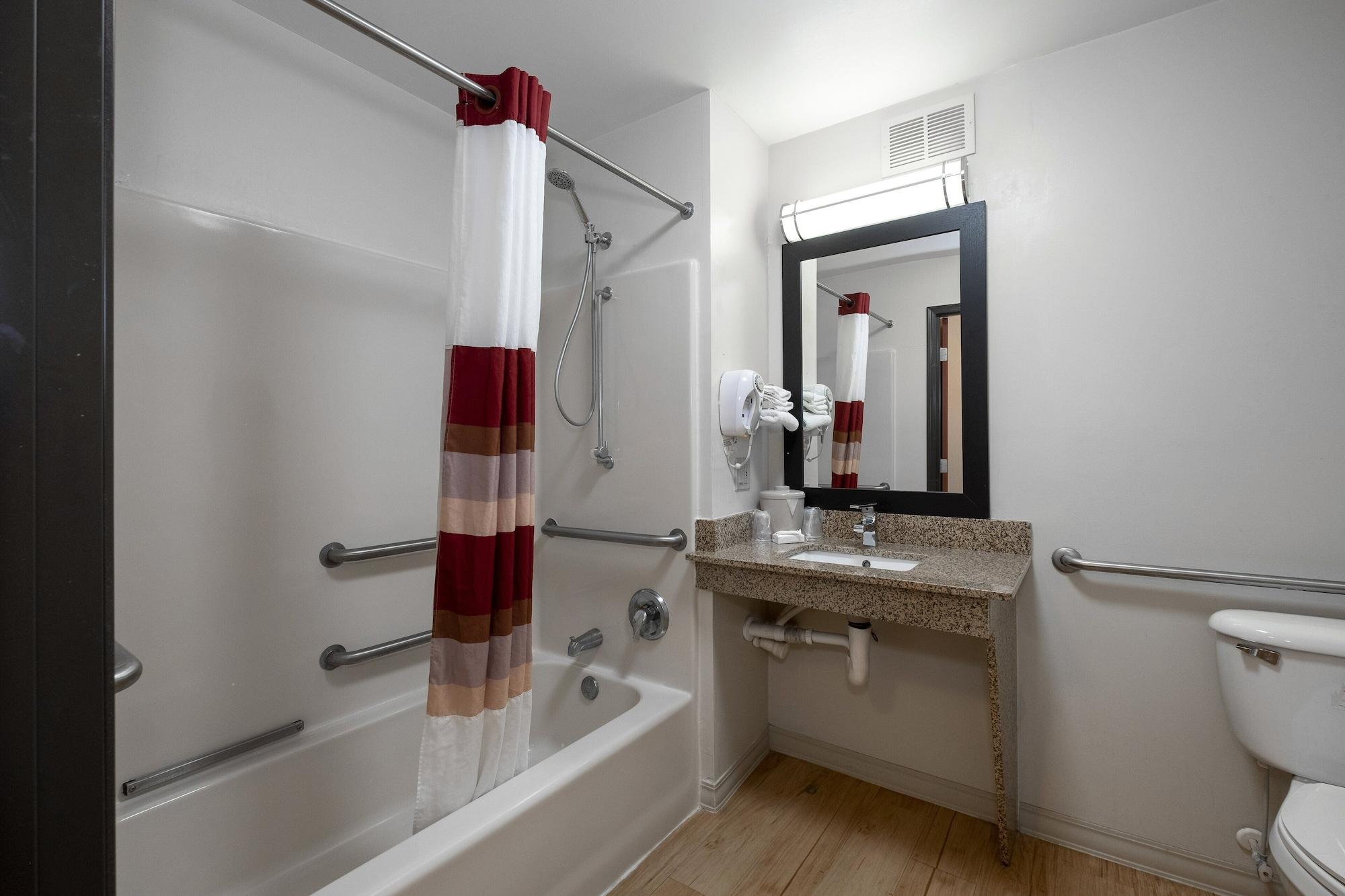 Red Roof Inn & Suites Dover Downtown Экстерьер фото