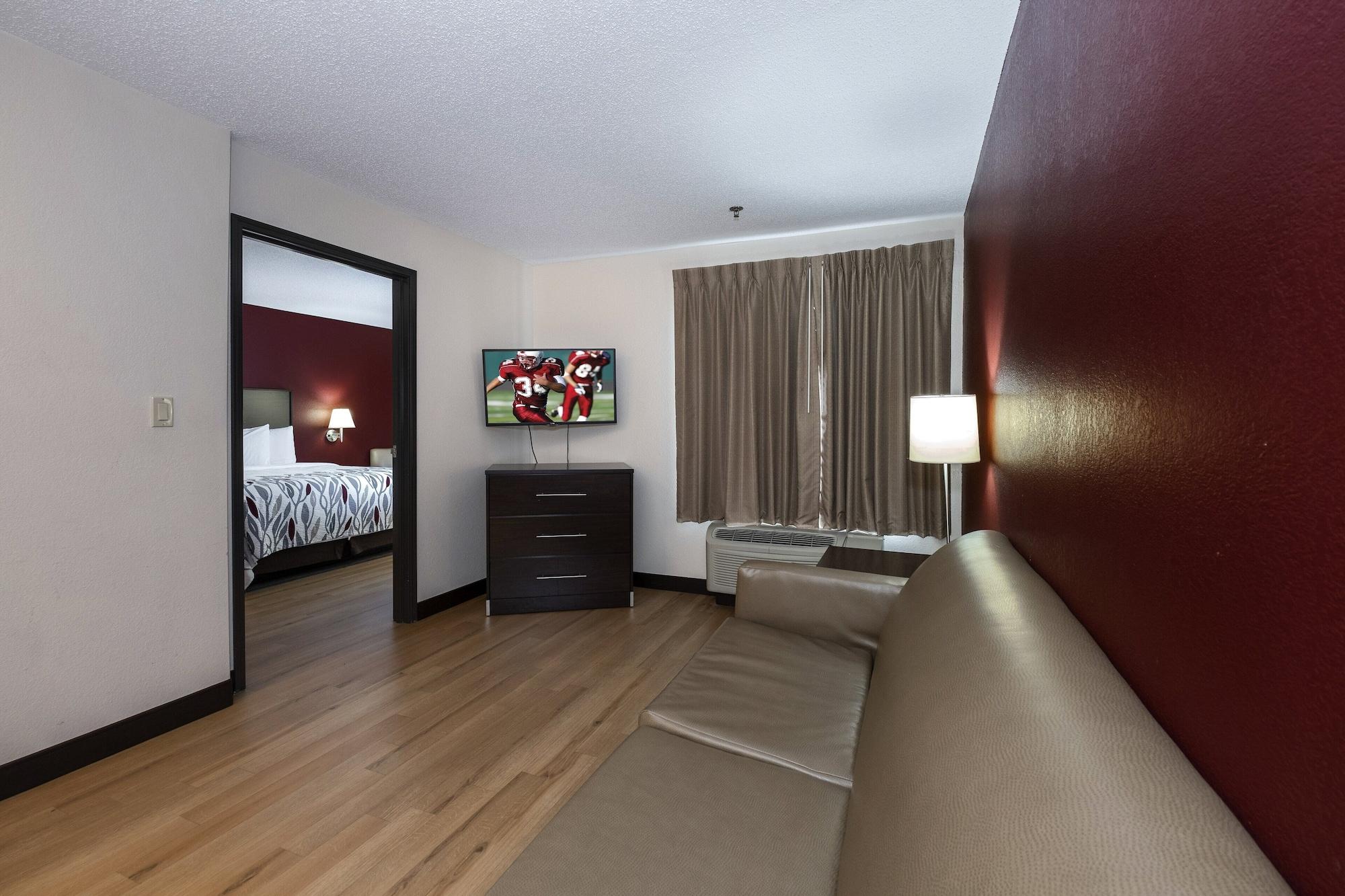 Red Roof Inn & Suites Dover Downtown Экстерьер фото