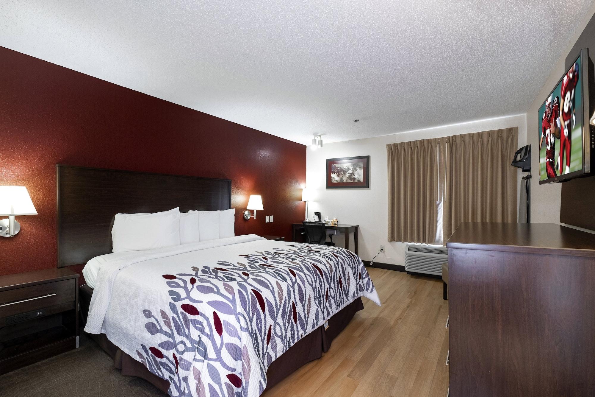 Red Roof Inn & Suites Dover Downtown Экстерьер фото