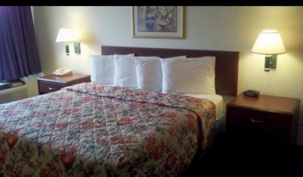 Red Roof Inn & Suites Dover Downtown Номер фото
